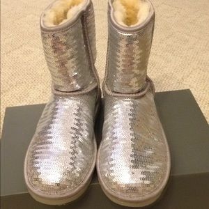 *Ugg sequins boots